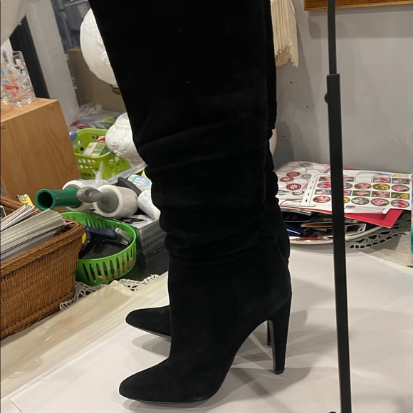 Steve Madden Velvet Elegant Black Women's Boots size 7.5 pull on 5” heel - Picture 8 of 9